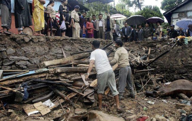 Землетрясение в Непале: погибли 65 альпинистов
