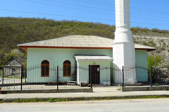 Мечеть в Крыму забросали «коктейлями Молотова»