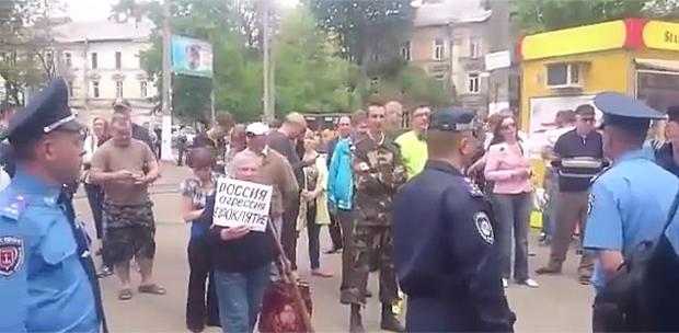 В Одессе произошел конфликт между пророссийскими активистами и евромайдановцами (ВИДЕО)