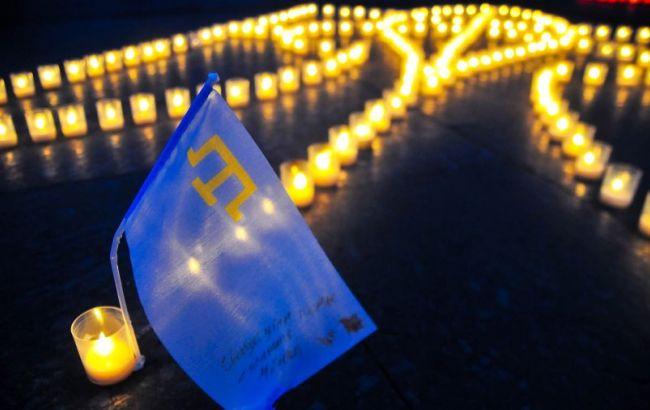 В Киеве проходит митинг по случаю 71-й годовщины со дня депортации крымских татар (ОНЛАЙН-ТРАНСЛЯЦИЯ)