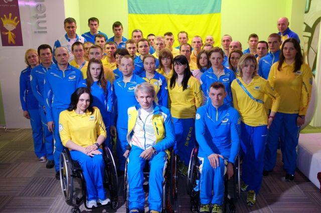 Яценюк хочет привлечь паралимпийцев к реабилитации участников АТО