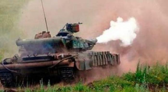Терористи зосередили вогонь на донецькому напрямку й застосовують танки