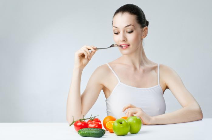 Женщины во время овуляции меньше едят, чтобы нравиться мужчинам