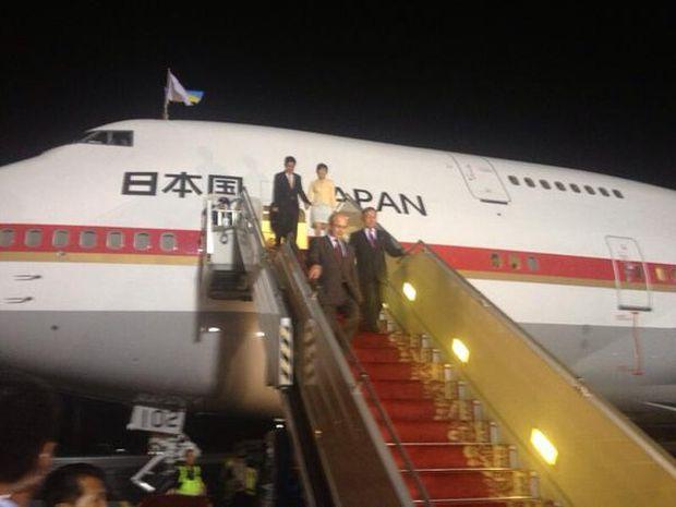 В Украину прилетели премьер-министры Канады и Японии