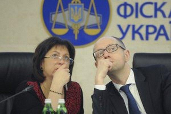 Яценюк и Яресько полетели в США на переговоры с МВФ
