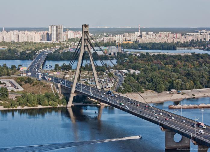 У Києві мають намір перейменувати міст, площу і три вулиці