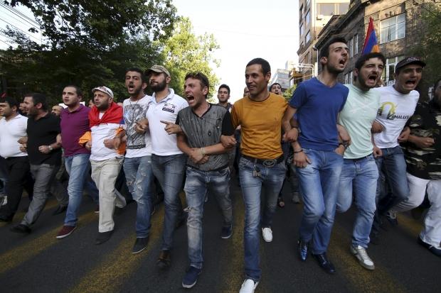 В Ереване полиция выдвинула ультиматум участникам акции протеста