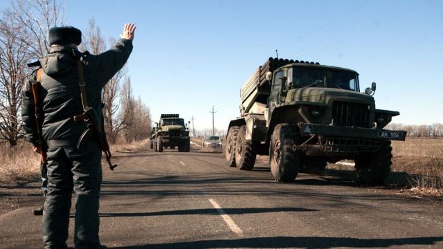 Террористы сорвали отвод тяжелой бронетехники на Донбассе — Тымчук