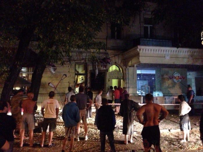 Взрыв в Одессе: поврежден ресторан волонтеров (ФОТО)