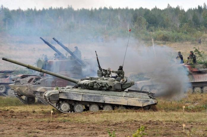 Терористи на Донбасі активно б’ють із танків