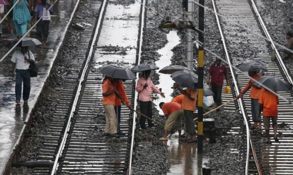 Наводнения и оползни в Индии унесли жизни более 200 человек