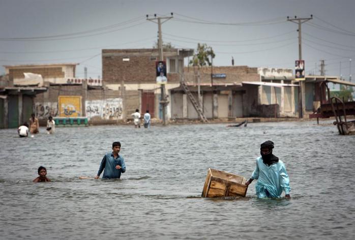 Наводнение в Пакистане: более миллиона пострадавших и свыше сотни погибших