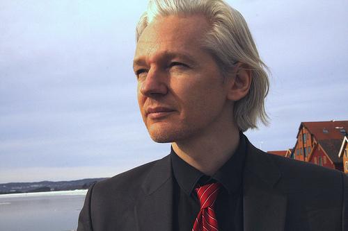 Прокуратура Швеції зняла з засновника WikiLeaks Ассанжа частину обвинувачень