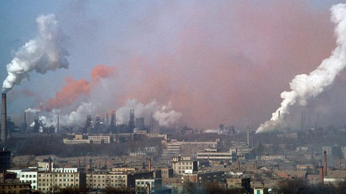 В Киеве содержание токсических веществ в воздухе значительно превысило норму — ГСЧС