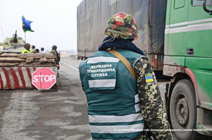 Боевики за сутки трижды обстреляли украинских пограничников