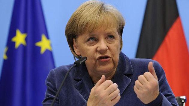 Меркель предлагает собирать беженцев в спеццентрах ЕС