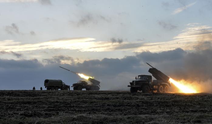 Сутки в АТО: горячо близ Донецка и Мариуполя, боевики снова бьют из «Градов»
