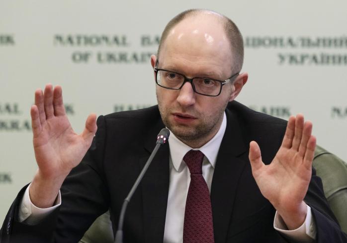 Яценюк заявив, що дефолту в Україні не буде