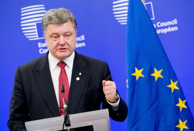 Порошенко призвал ЕС продлить санкции против России