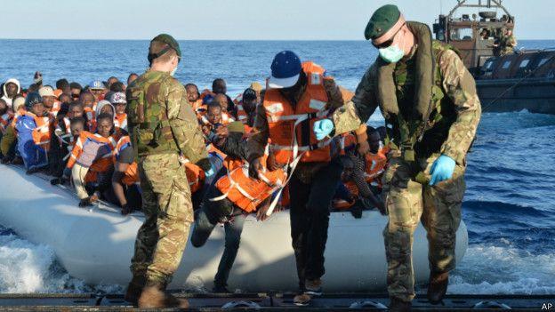 У побережья Ливии погибли около 200 беженцев