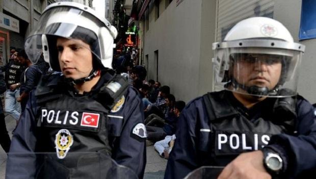 У Туреччині бойовики підірвали автобус з поліцейськими, є постраждалі