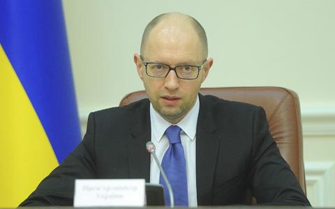 Яценюк обіцяє позитивну відповідь місії ЄС з безвізового режиму