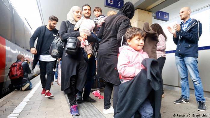 Евросоюз собирает экстренный саммит из-за наплыва мигрантов