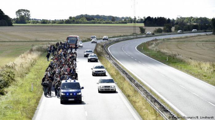Данія приступила до висилки сирійських біженців
