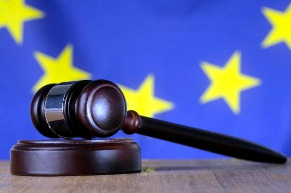 Суд ЕС в сентябре рассмотрит иски украинских экс-чиновников об отмене санкций