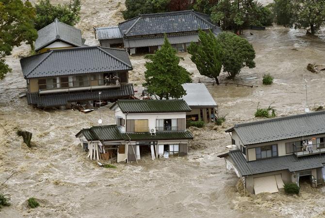 В Японии из-за наводнения эвакуировали более 90 тыс. жителей
