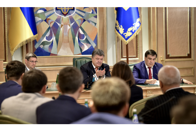 Порошенко призначив публічно відібраних голів райадміністрацій в Одеській області