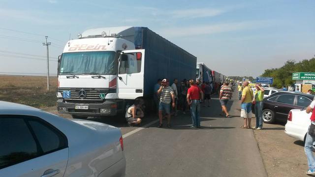 Блокада Крыма: в ФСБ заявили, что среди дальнобойщиков назревает бунт