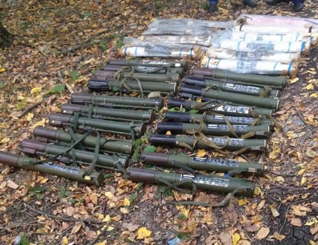 На Луганщині біля хімзаводу виявили заміновану схованку з гранатометами (ФОТО)