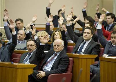 Парламент Хорватии объявил о самороспуске
