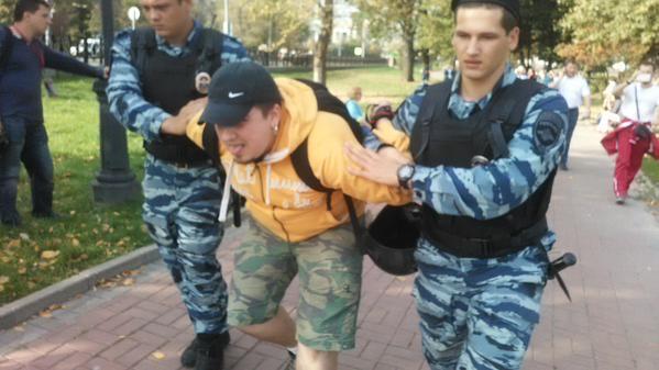 Марш мира в Москве закончился задержаниями (ФОТО)
