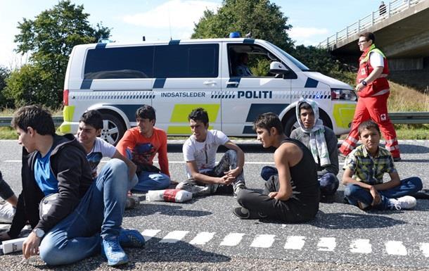 В центре беженцев в Дании напали на полицейского