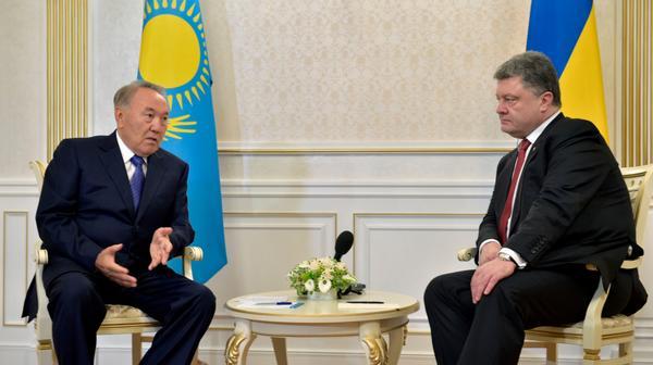 Порошенко і Назарбаєв домовилися розвивати торгово-економічне співробітництво