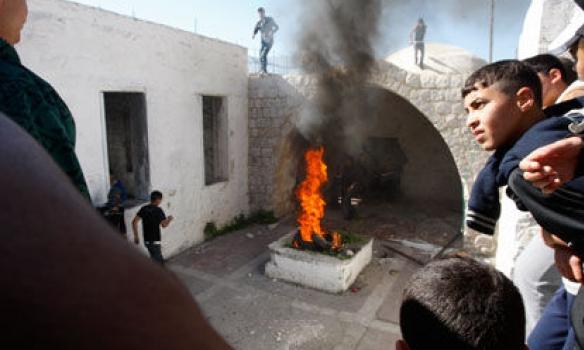 Сотни арабов уничтожили иудейскую религиозную святыню «Гробница Йосефа»