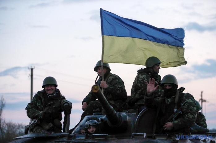 Украина начала отвод вооружения несинхронно — спикер АТО