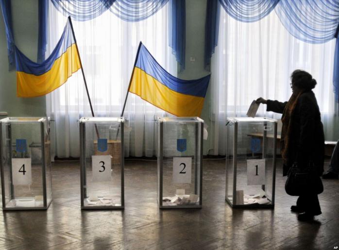 На виборах мера Кіровограда лідирують Райкович і Стрижаков, Рівного — Хомко і Якимець