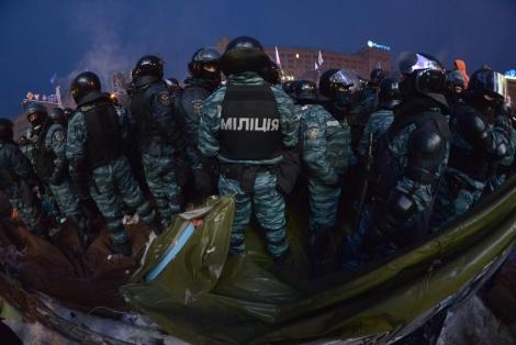 Силовики совершили более 400 правонарушений на Майдане — МВД
