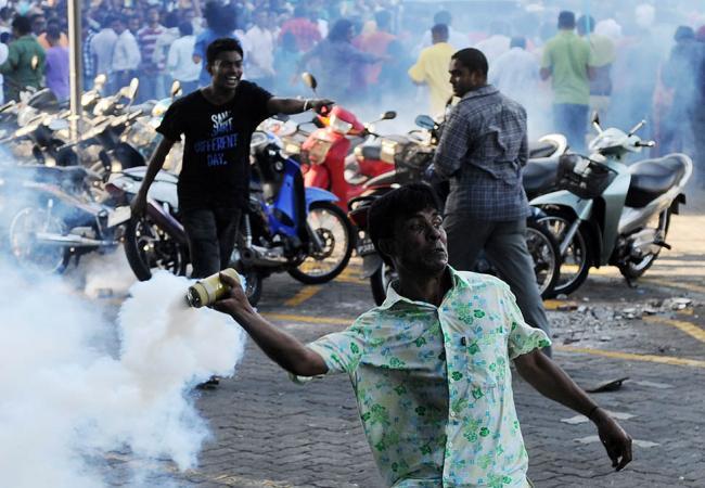 На Мальдивах объявлен режим ЧП из-за антиправительственных протестов