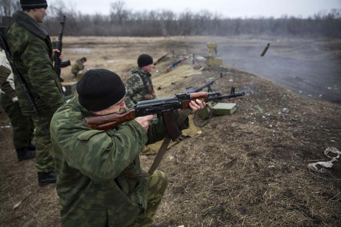 Боевики днем 19 раз обстреляли украинских военных — штаб АТО