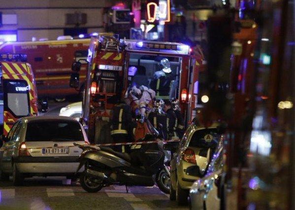 Серия терактов в Париже унесла жизни 153 человек — СМИ