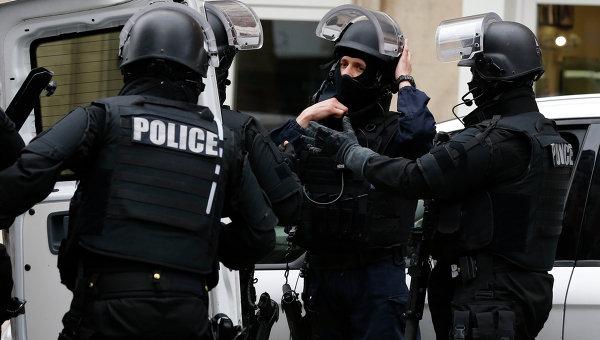 Во Франции начались масштабные полицейские рейды