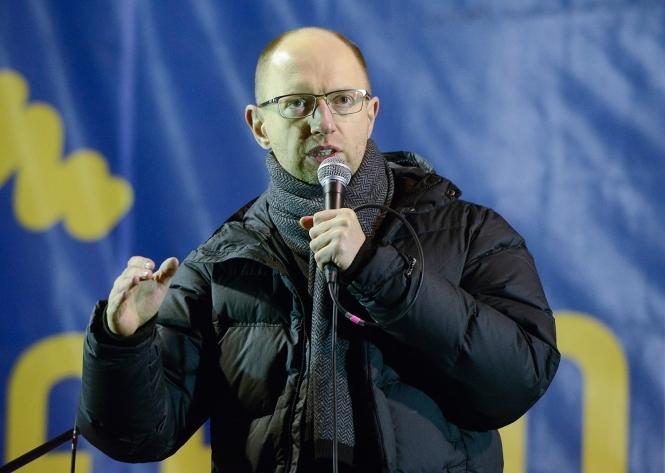 Яценюк поручил подготовить список пострадавших на Майдане для начисления финпомощи
