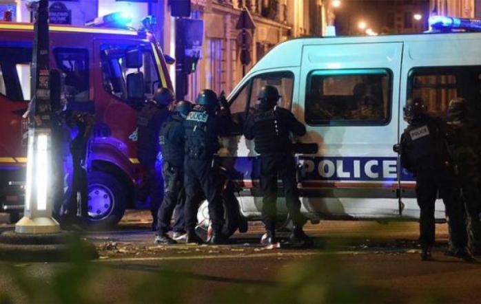 Під час спецоперації по затриманню терористів у Франції поліція провела 118 обшуків
