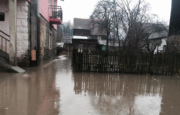 Наводнение в Закарпатье: пострадали 315 домов, дорога на Драгобрат
