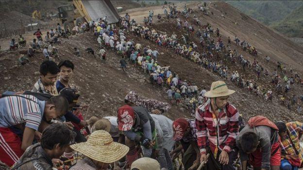 Оползень на шахте в Мьянме унес жизни 90 человек