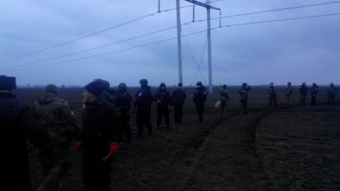 За фактом конфлікту правоохоронців та учасників блокади Криму відкрито справу